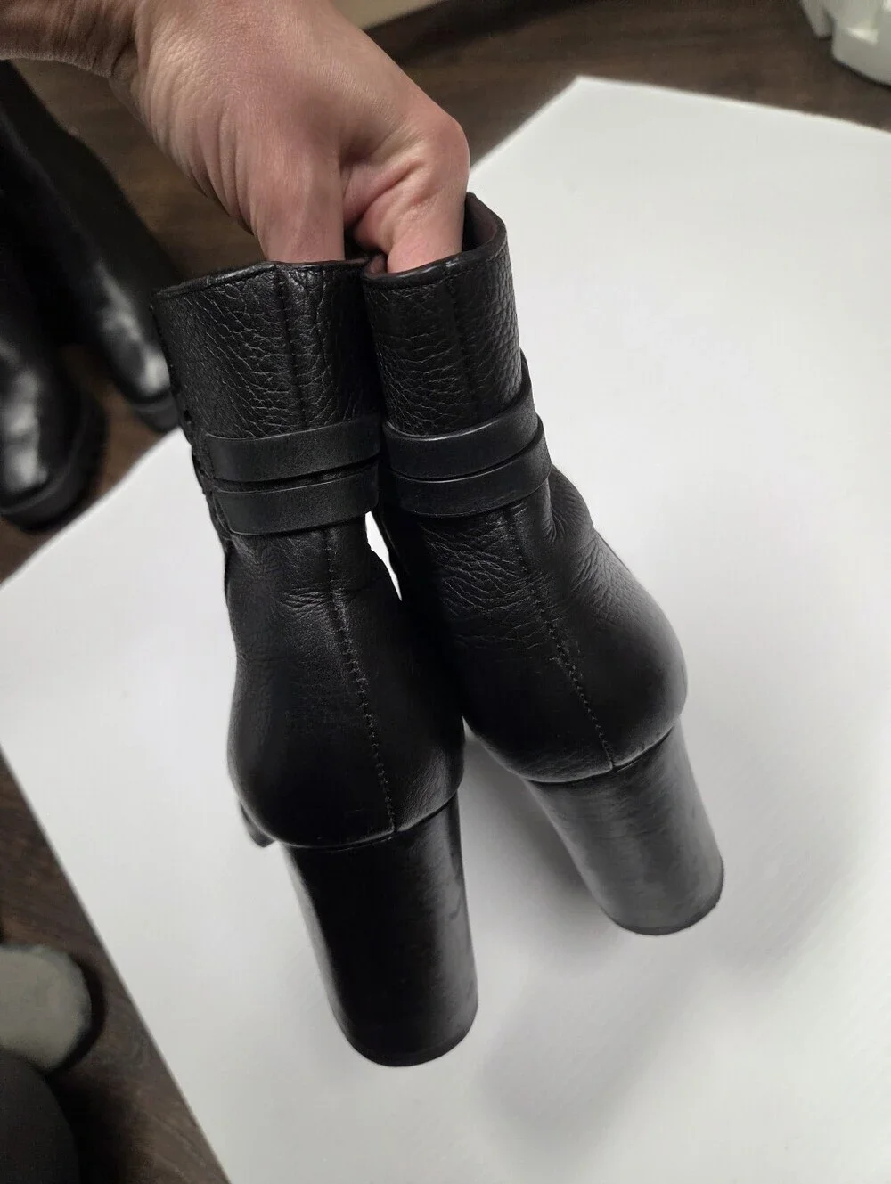 Tory Burch Women Leigh Black Leather Dress Logo Heel Zip Ankle Boots sz 8.5
